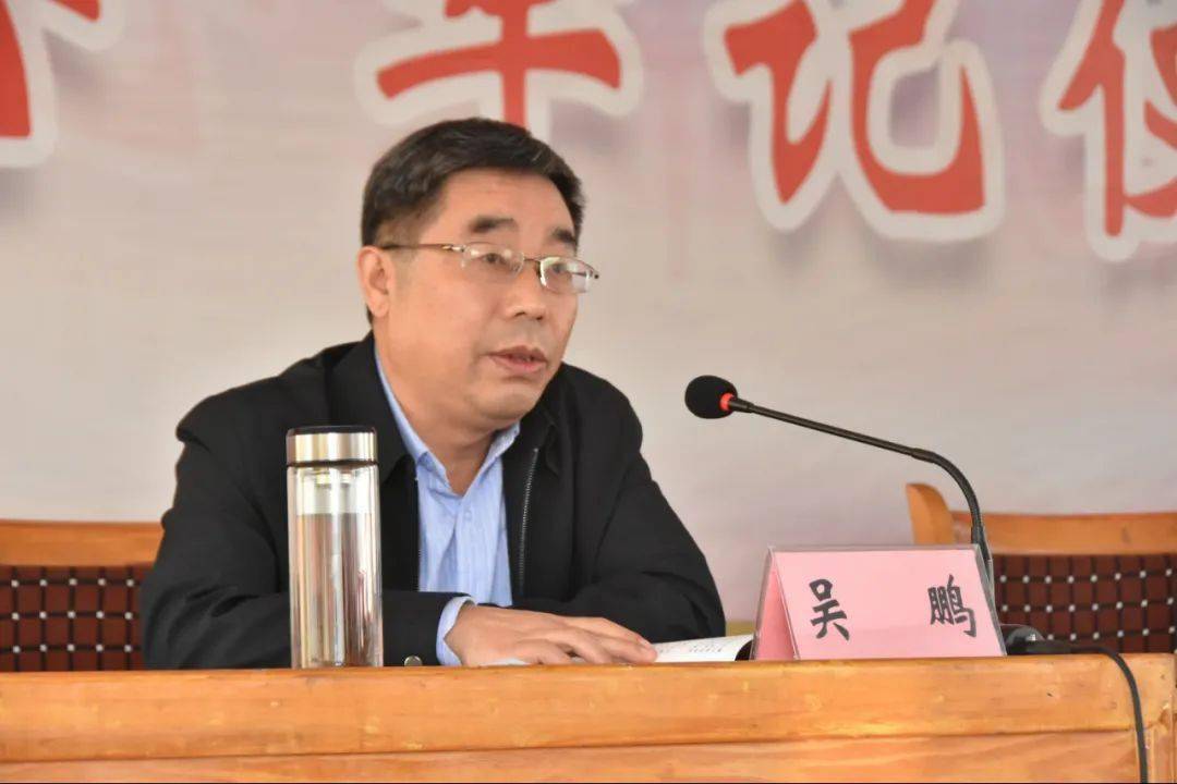 评议视察组一行首先召开了座谈会,听取了县卫健委党组书记,主任吴鹏