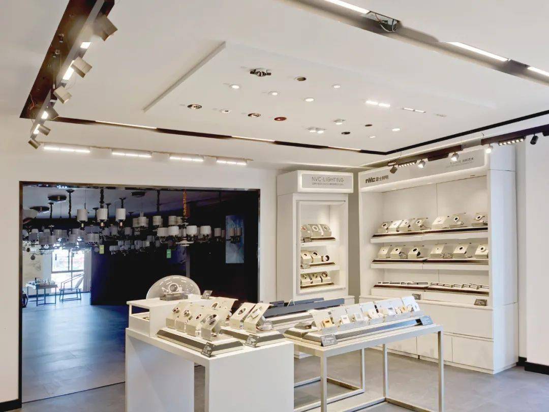 雷士照明高端展厅遍布神州展示灯光之美