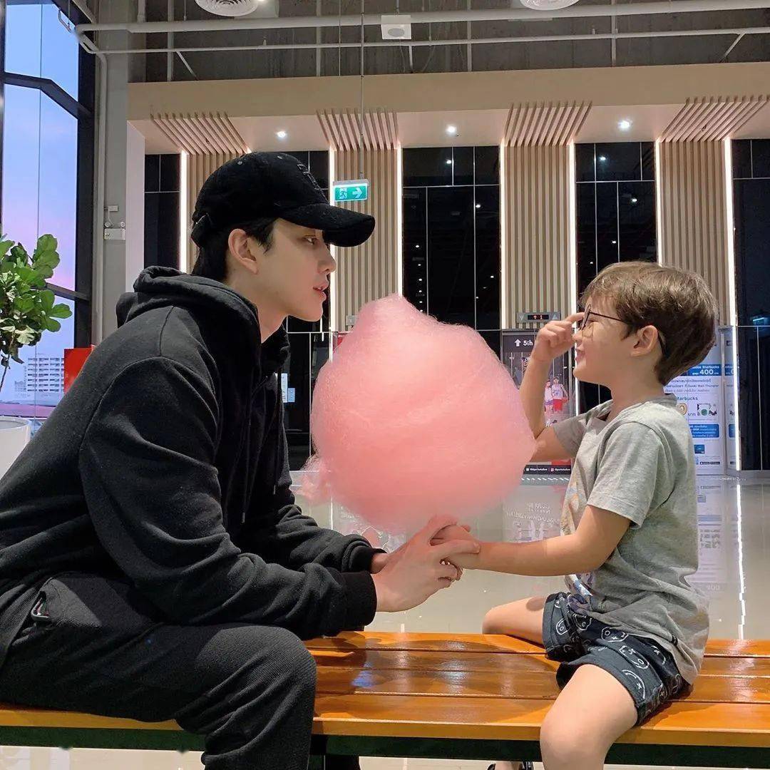 继提出上诉又妥协后期待一整年的mike终于和儿子见面了