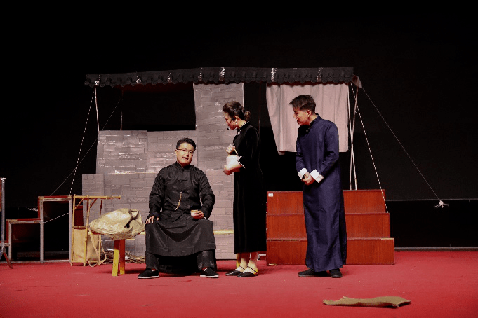 我校大学生火烈鸟话剧社窝头会馆圆满落幕