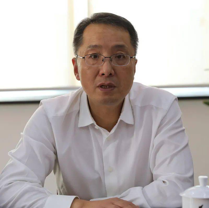 新闸街道召开村(社区)"两委"换届工作部署会