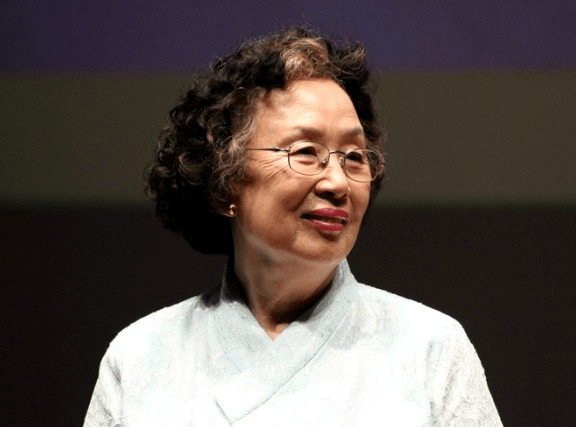 出生北京的韩国国宝级奶奶跑了35年龙套晚年靠什么红遍中韩