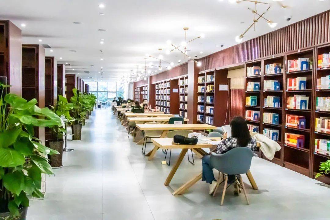 你好这里是泸州市江阳区图书馆