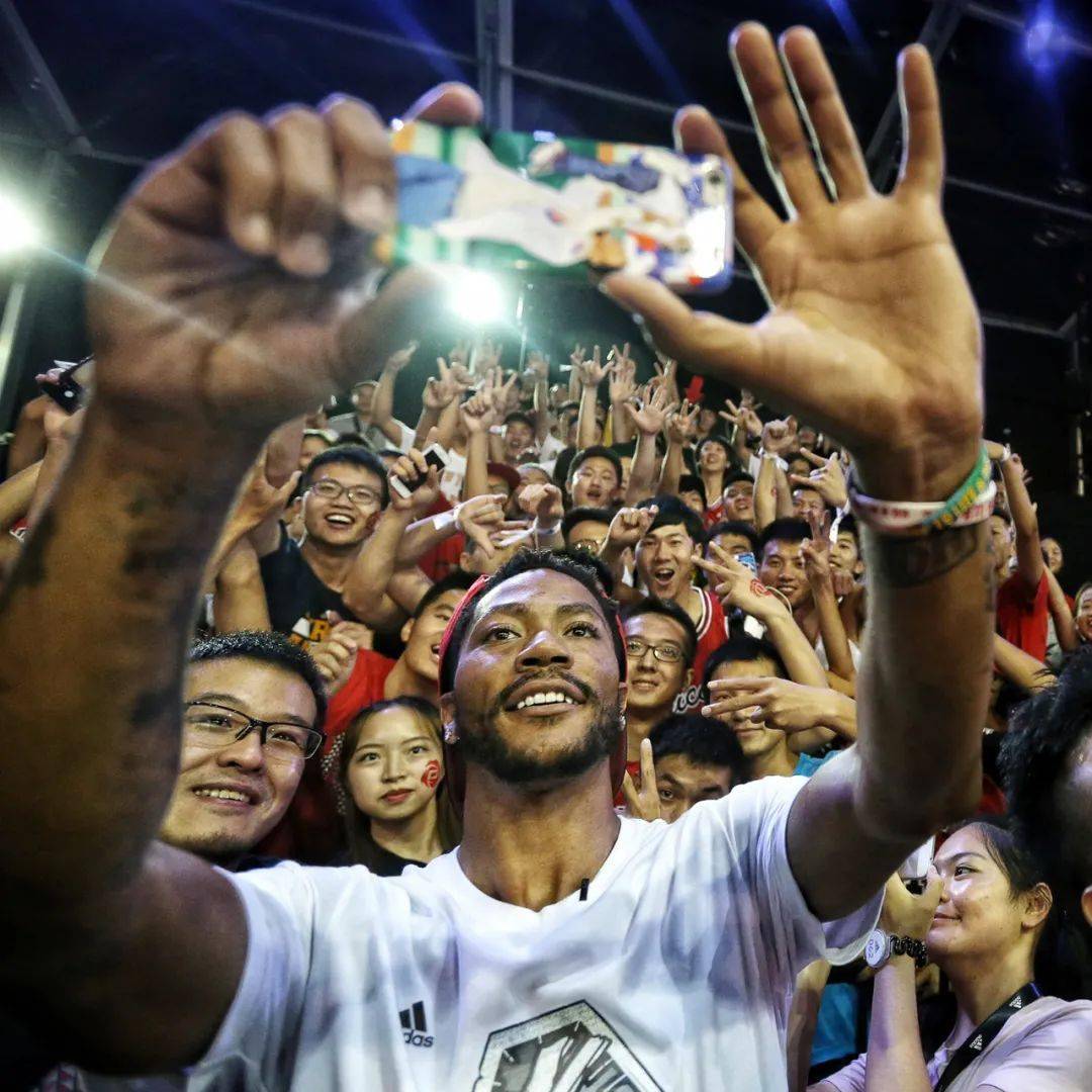 因疫情无缘连续6年中国行,今晚9点他选择在这里与大家互动_罗斯