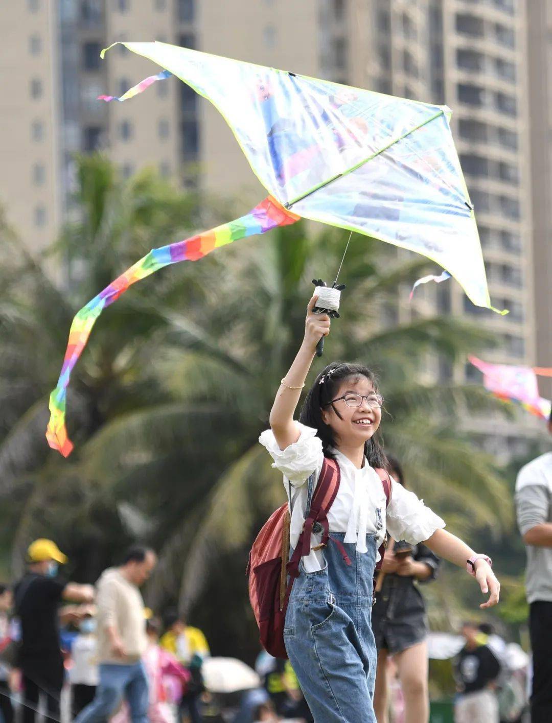 今天鸳鸯湖上空彩鹞满天有你放的那只吗