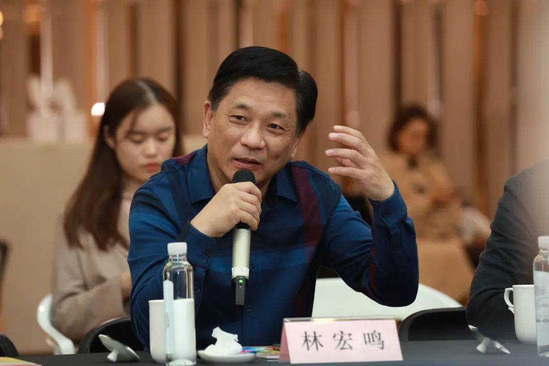 图 | 林宏鸣上海大歌剧院运营筹备组组长林宏鸣认为,《扶贫路上》非常