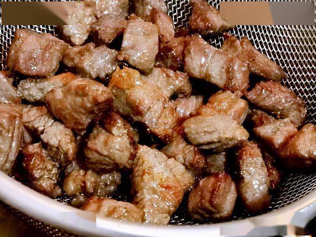 霜降进补吃梦幻星空椒盐牛肉一定牛