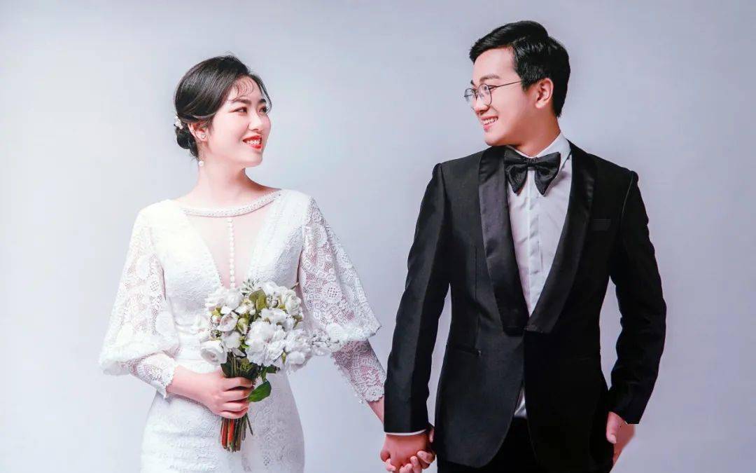 大年三十出征武汉,那个"爽婚"的90后姑娘,回启完婚了!_苏俏瑶