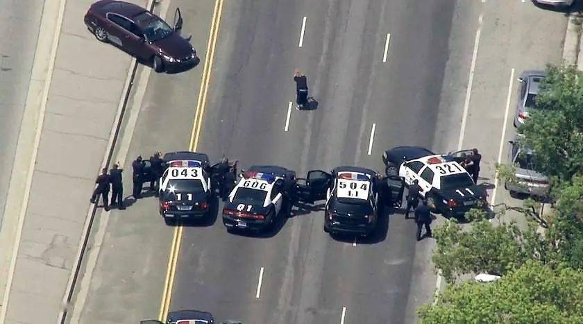 该部门说:"每年发生的警车追逐的次数远多于警匪枪战事件.