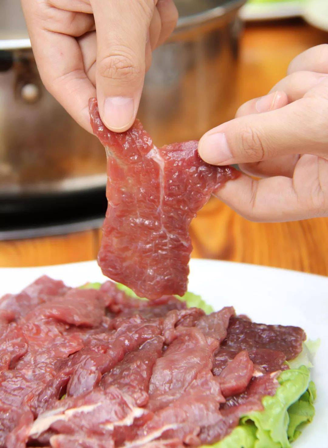 接到爆料四会这家店竟然可以吃鸵鸟肉一口入魂的鸵鸟肉火锅今晚约起