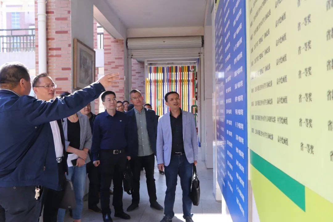 台州市教育局督导处处长李敏文,仙居县副县长周慧忠,县教育局王建武