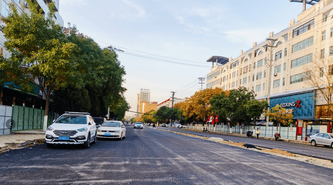 双向六车道神木市东兴街北段道路预计月底全线通车