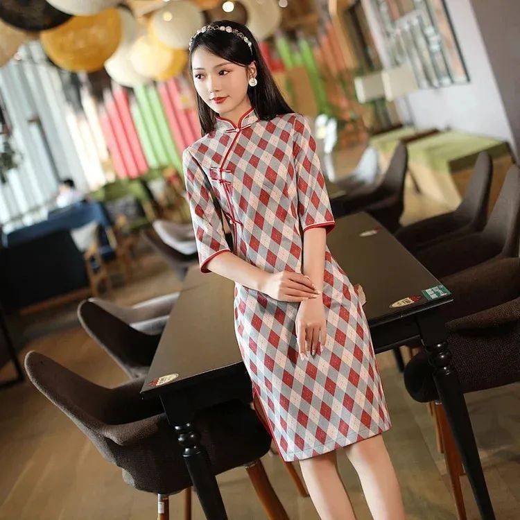 女人无法抵挡的格子旗袍