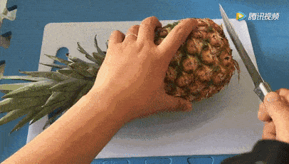 不削皮不挖眼1分钟切好一整个菠萝太省力了