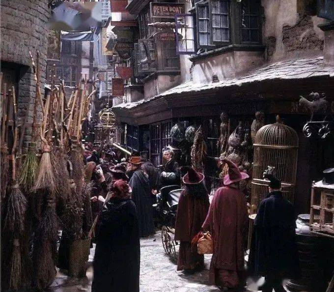 伦敦老爸在衣柜后造哈利波特对角巷,给女儿一个梦中的魔法世界 | 今日