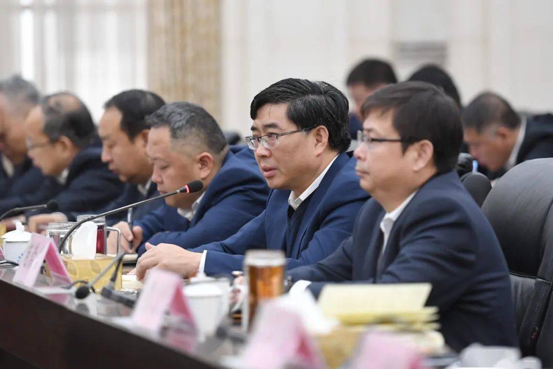 党委书记,执行董事王春强调,内部企业管理权移交标志着晋能控股集团朝