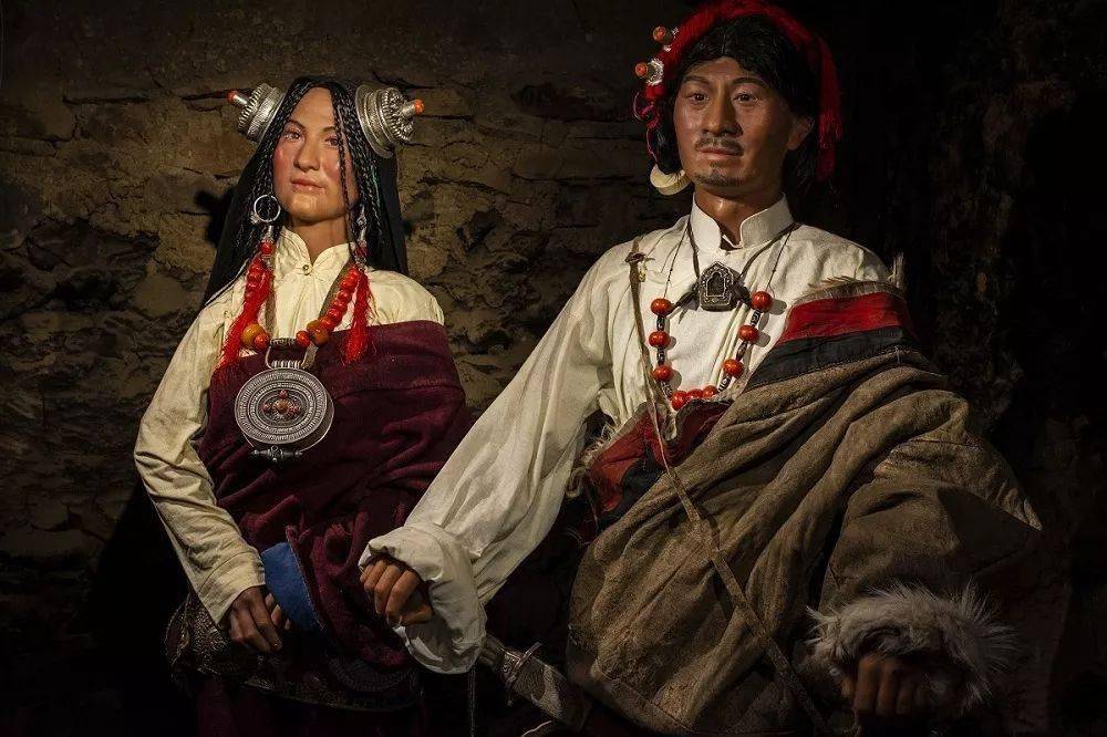 仁康古街的房子拍卖经营权,感兴趣吗?_康巴人