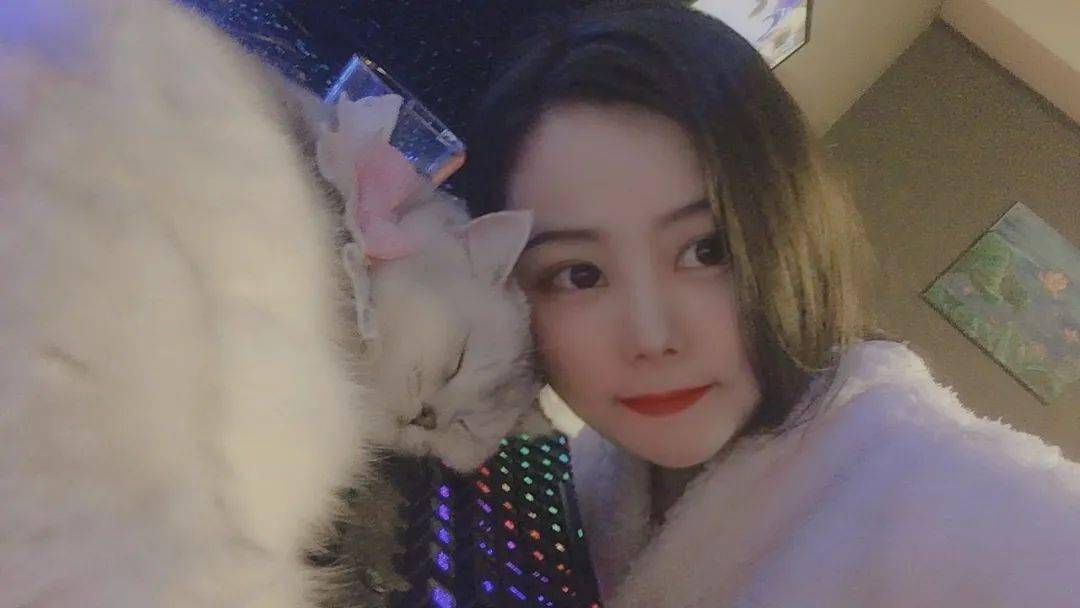 907主播拍了拍你邀请你家萌宠过生日啦