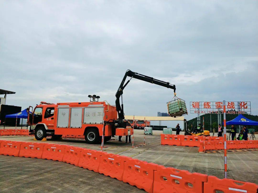 今天,桂林这些小伙子们刷屏朋友圈!_救援