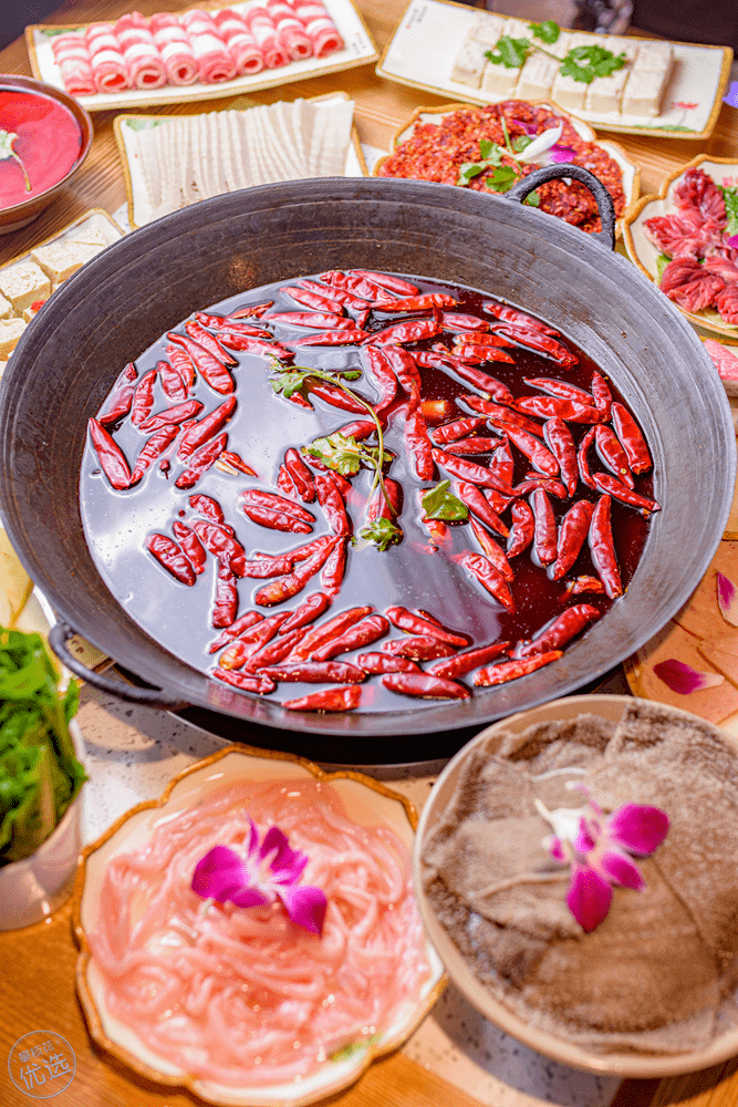 68折这家重庆火锅神店开业就被挤爆了凭一口老铁锅吸引无数老饕和回头