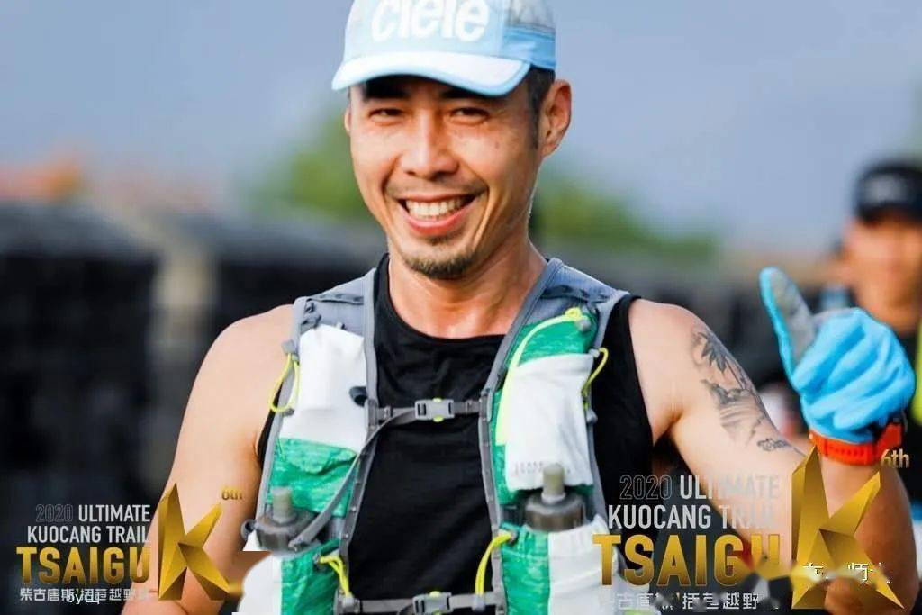 有型且帅气的艾伦(阿兰师叔),用型男来形容他一点也不过分,一身肌肉在