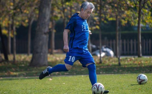 河北元老足球队暨河北中老年足球联谊会于重阳节正式成立_张森