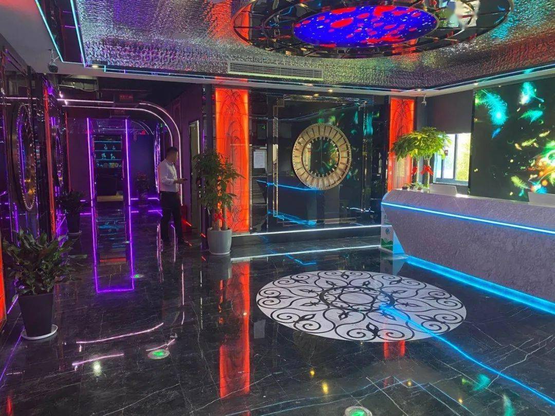 这家ktv入住钱库了让你嗨唱到爆