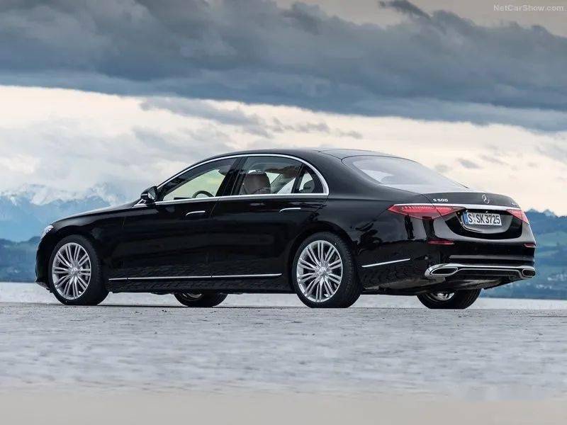 2021款奔驰s500豪华轿车