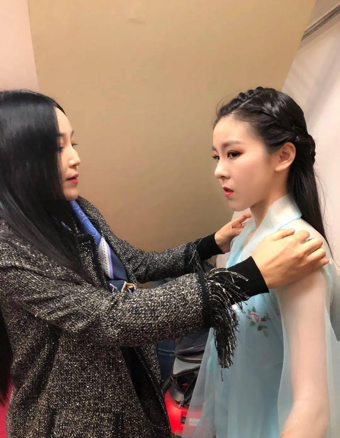 喜报央央胡许愿荣获中央政府最高级别奖学金国家奖学金