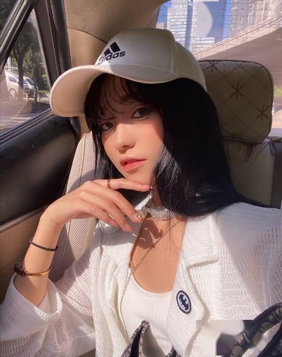 网红p图无下限1500万粉丝超级网红把自己脚p成了42码