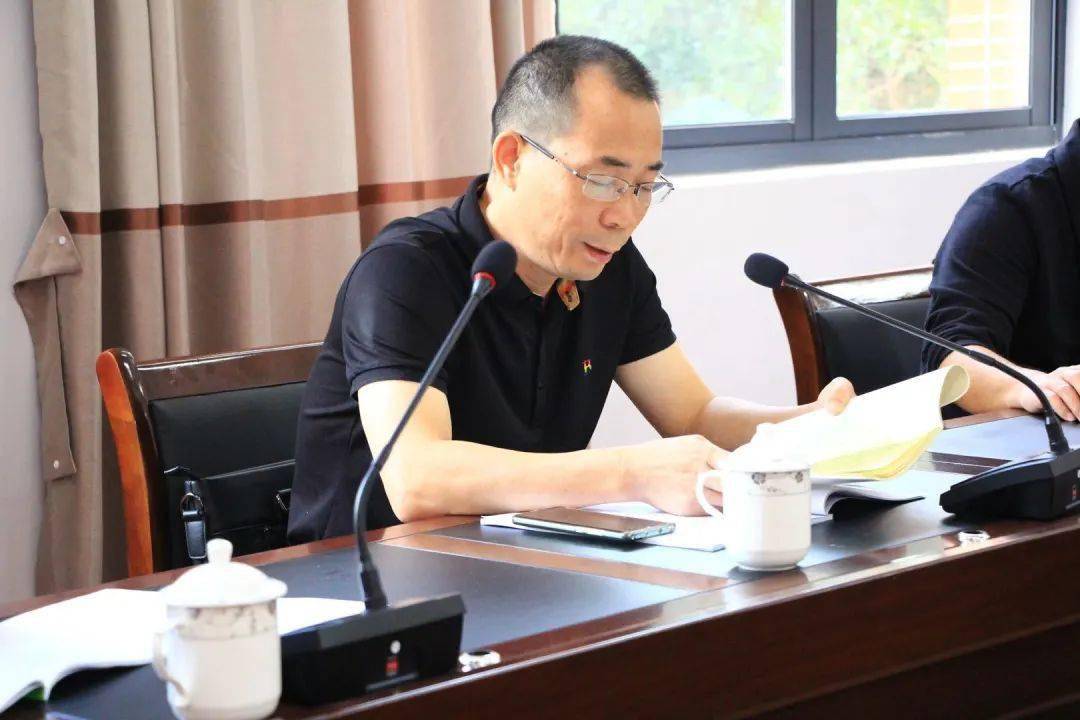 校长代表学校感谢各级党委,政府,教育主管部门长期以来对惠安四中的