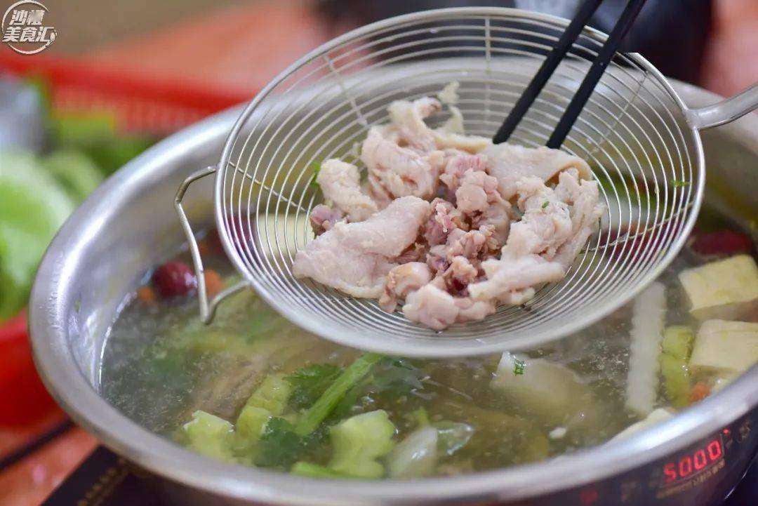 老味道02莲上鹧鸪火锅靠一碗饭火了