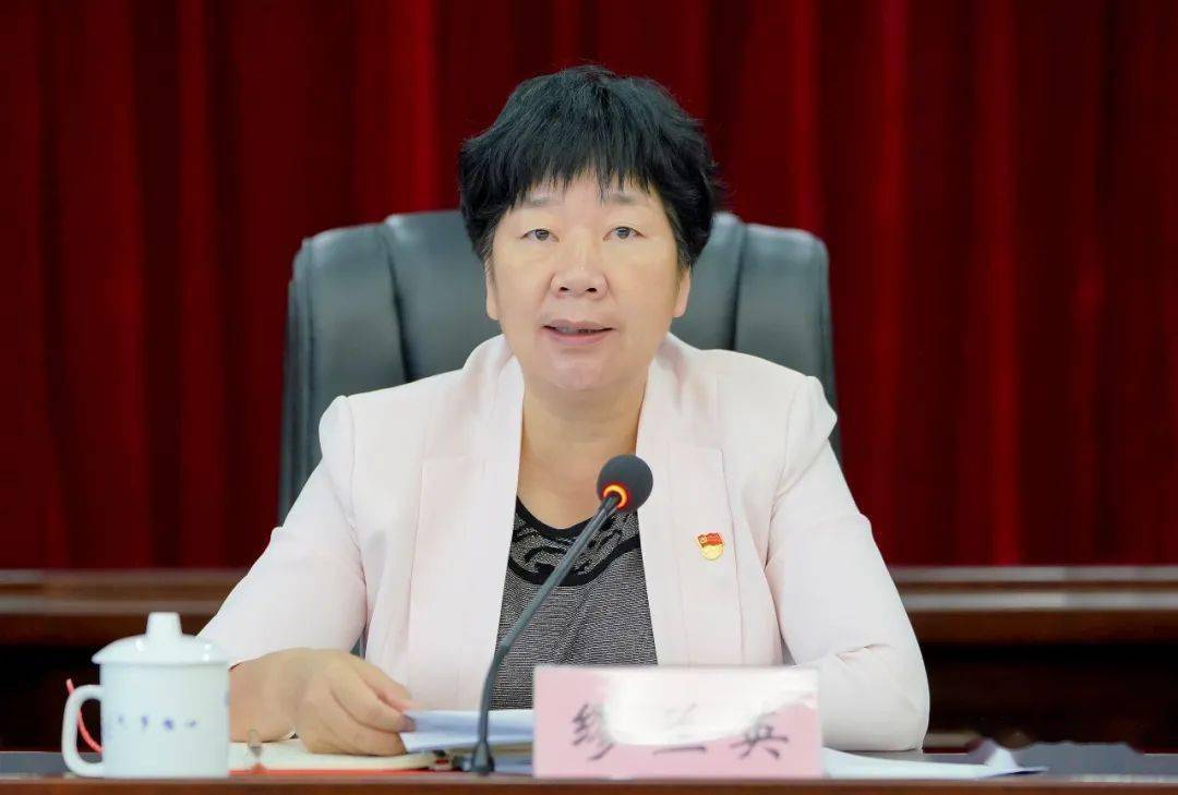 龙南经开区党工委书记,市委主要领导缪兰英出席会议并讲话,区市领导