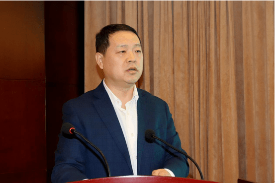 在中国61柏乡侨商产业新城推介会上,县委副书记,政府县长李行军致