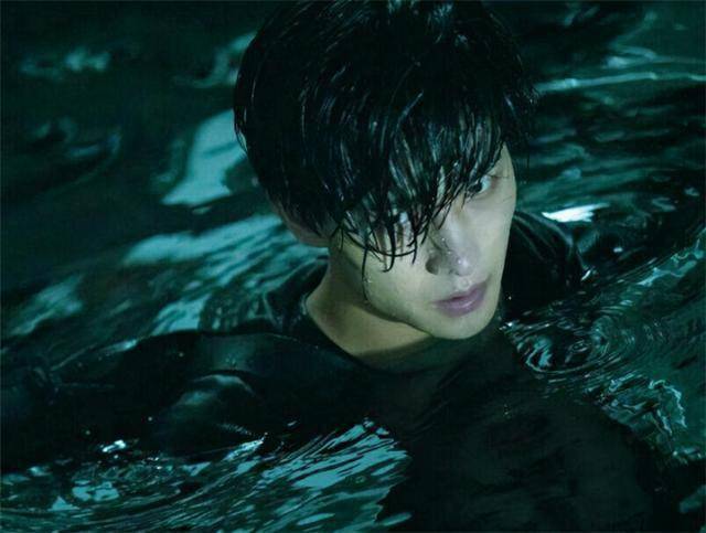 这4个版本的"张起灵",清一色高颜值很养眼,而他才是"本人"