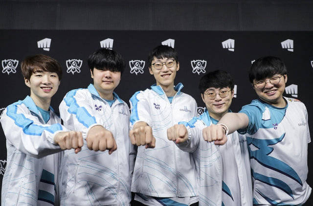 espn新榜剑指s11:lpl五支队伍入选前十,rng第十三名令人意外_战队