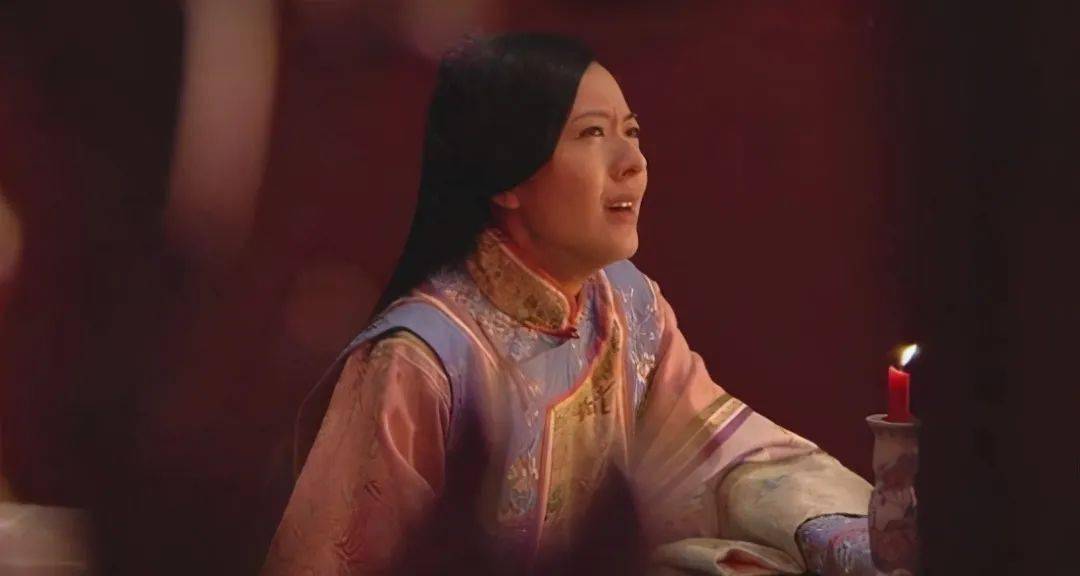 眼见女儿以泪洗面的样子,崇绮就上奏请求慈禧,允许自己的妻女进宫陪伴