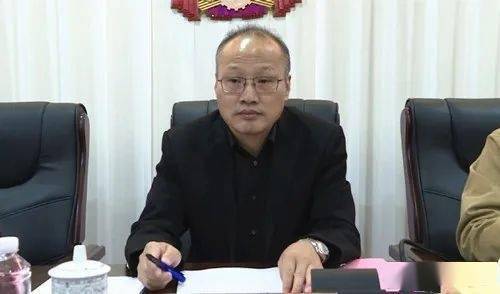 市十七届人大常委会第三十二次会议暨工作评议会议召开