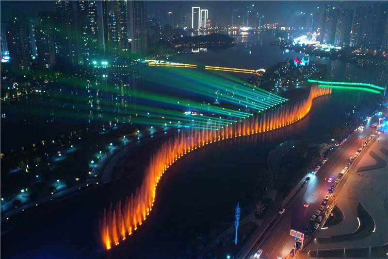 组图| 梅溪湖音乐喷泉归来,效果测试美轮美奂,多人现场驻足观看