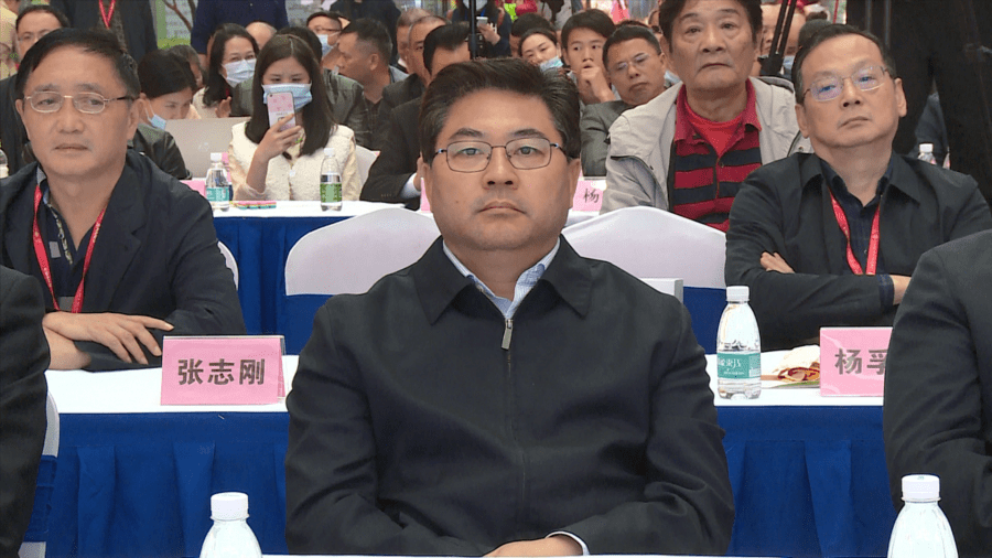 副省长隋忠诚,省政府副秘书长欧阳煌,市委副书记,市长刘志仁