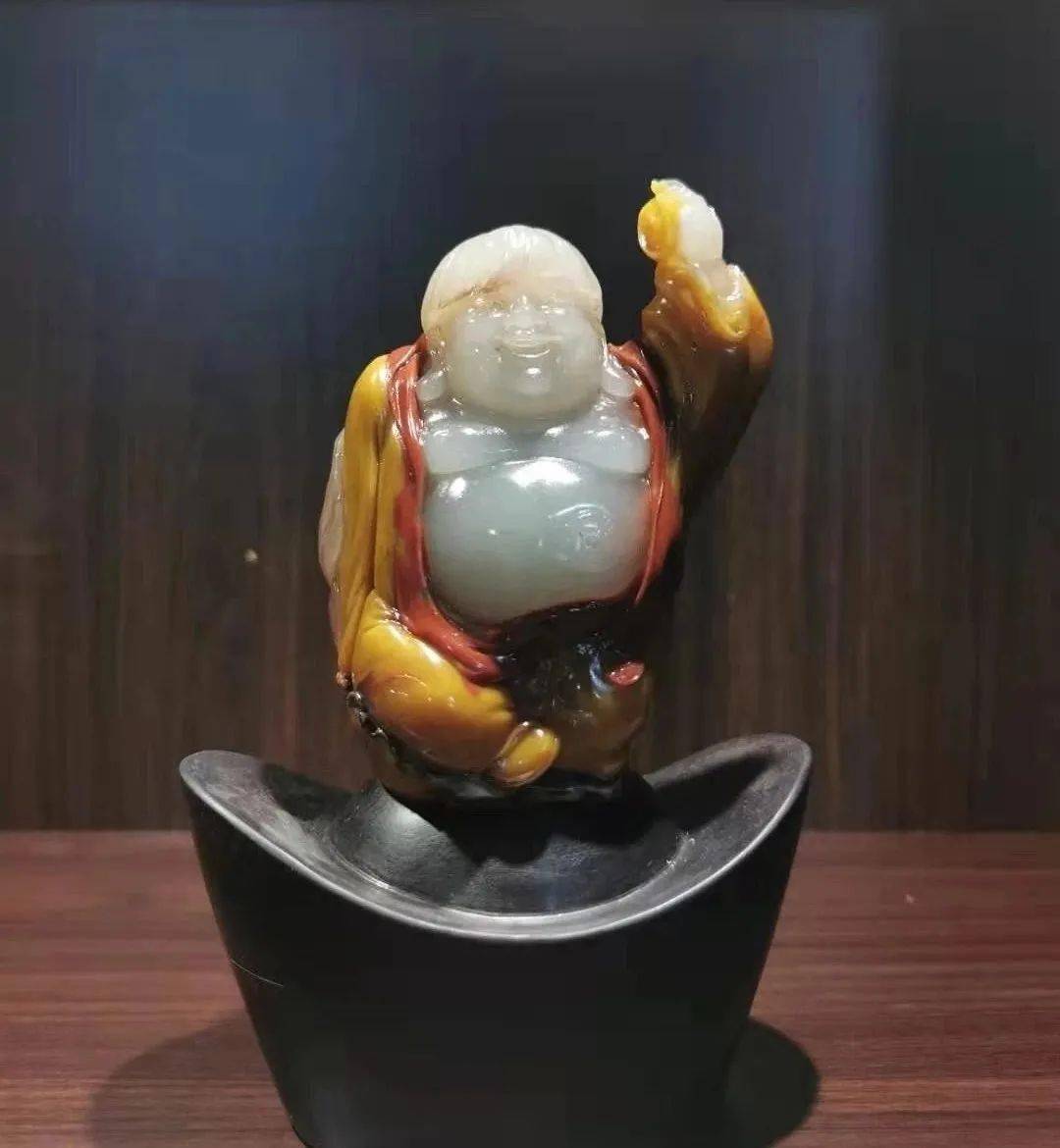 黄蜡石丨雕石为画刻玉成诗