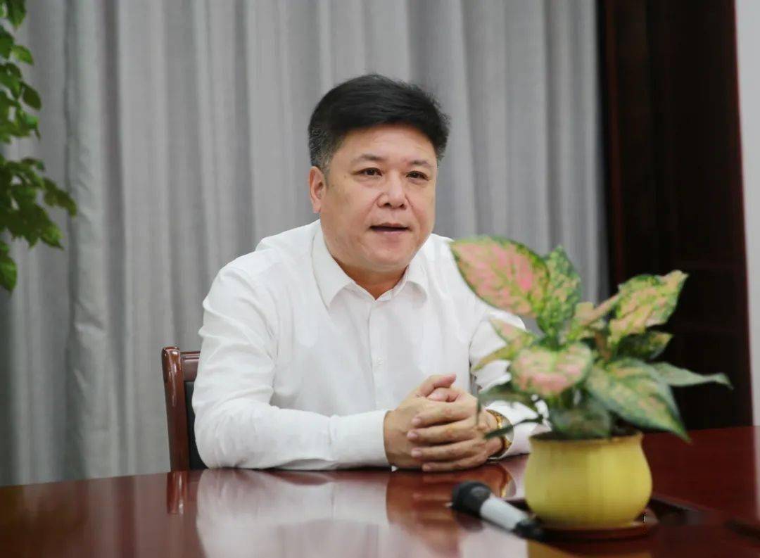 刚刚连江书记县长带头接受人口普查