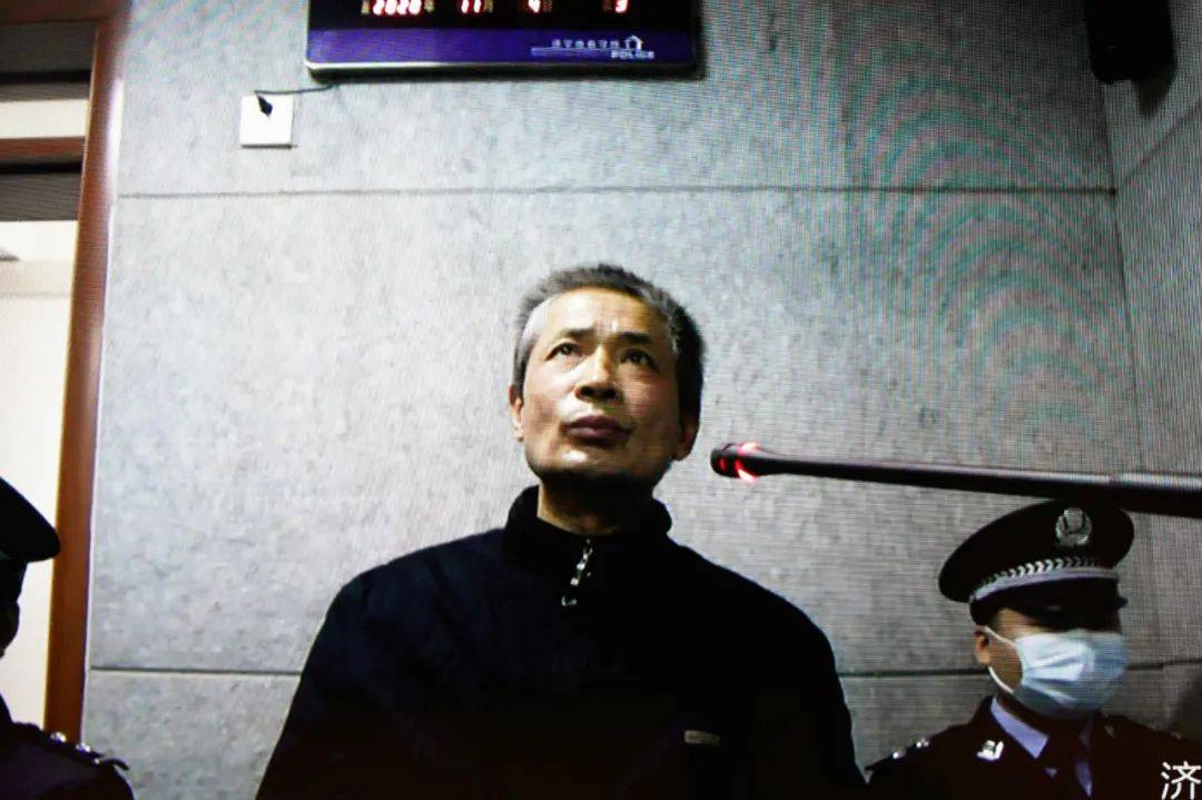 山东省任城监狱原党委书记监狱长刘葆善玩忽职守案一审开庭