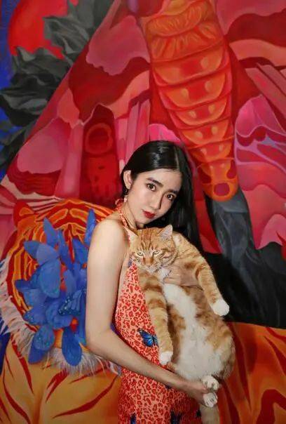 青年人物张天语用艺术之光勾勒心驰神往