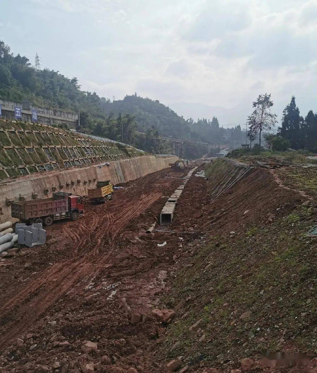 南外环(西段)进展:已完成项目整体施工的85%_雅安