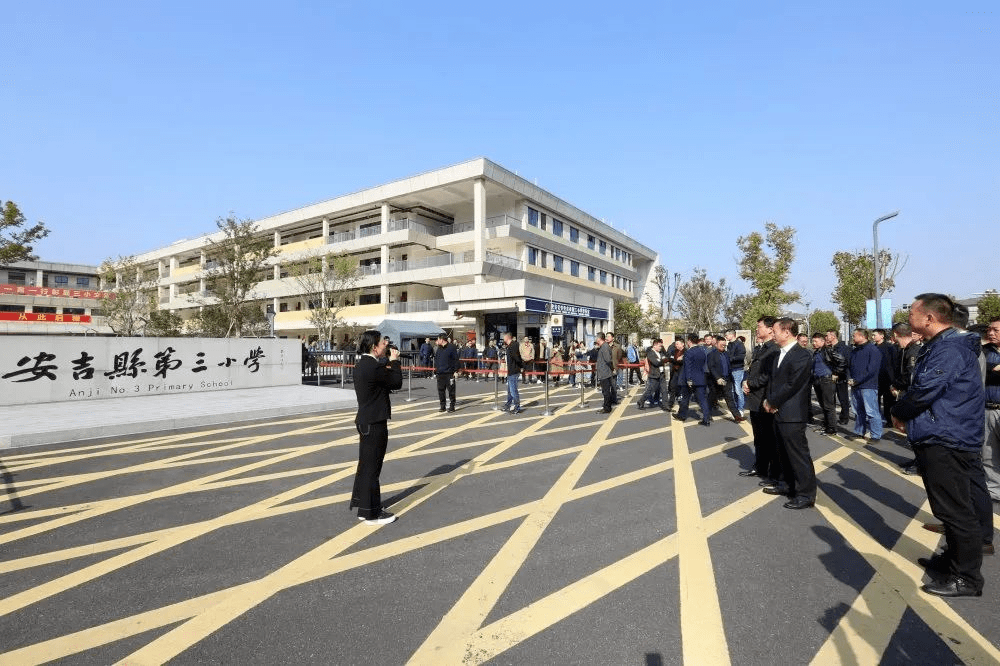 湖州市校园反恐怖防范标准化建设暨四联三防建设现场会在我县召开