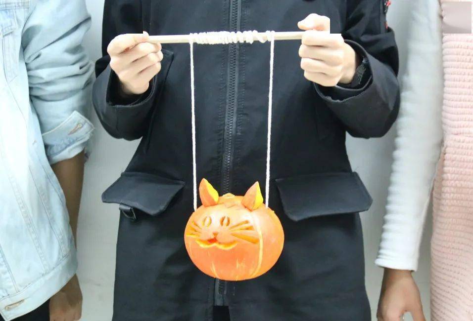 04苏洪波 崔天羽雕了三张脸的强大组合,南瓜灯取名为旺仔滑稽狗(滑稽)