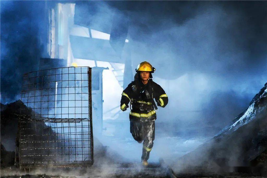 分左右,位于杭州萧山区瓜沥镇临港工业园区友成机工有限公司发生火灾