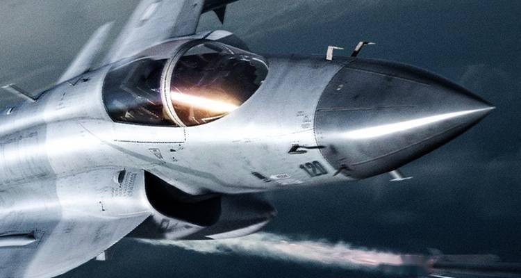 13直击枭龙战机霸气迎战_电影