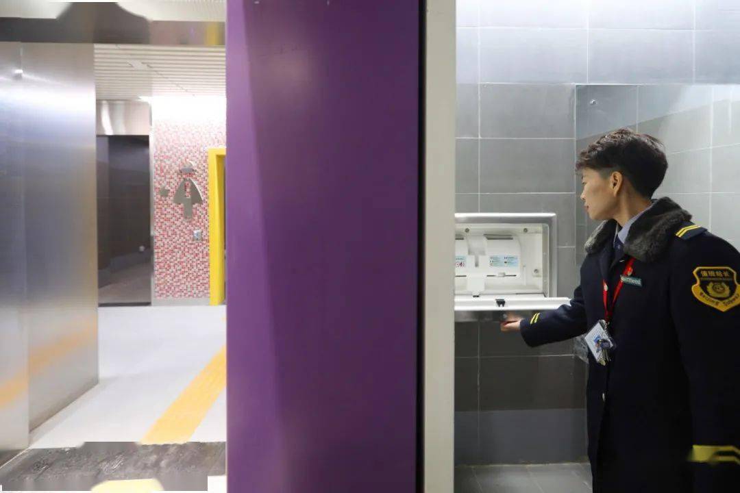 为最大限度减少卫生间改造项目过程中对乘客的影响,北京地铁公司计划